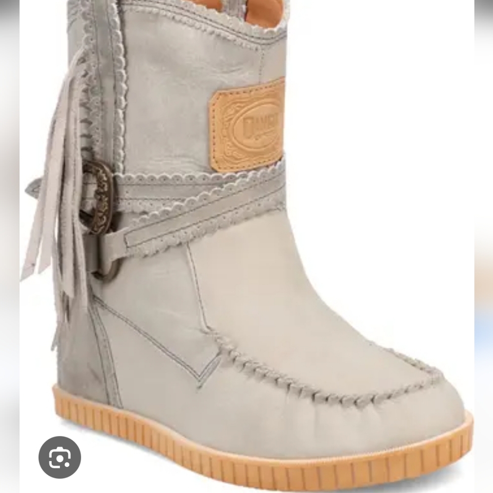 Dingo Women's Lace Up Boots in Gray and Tan